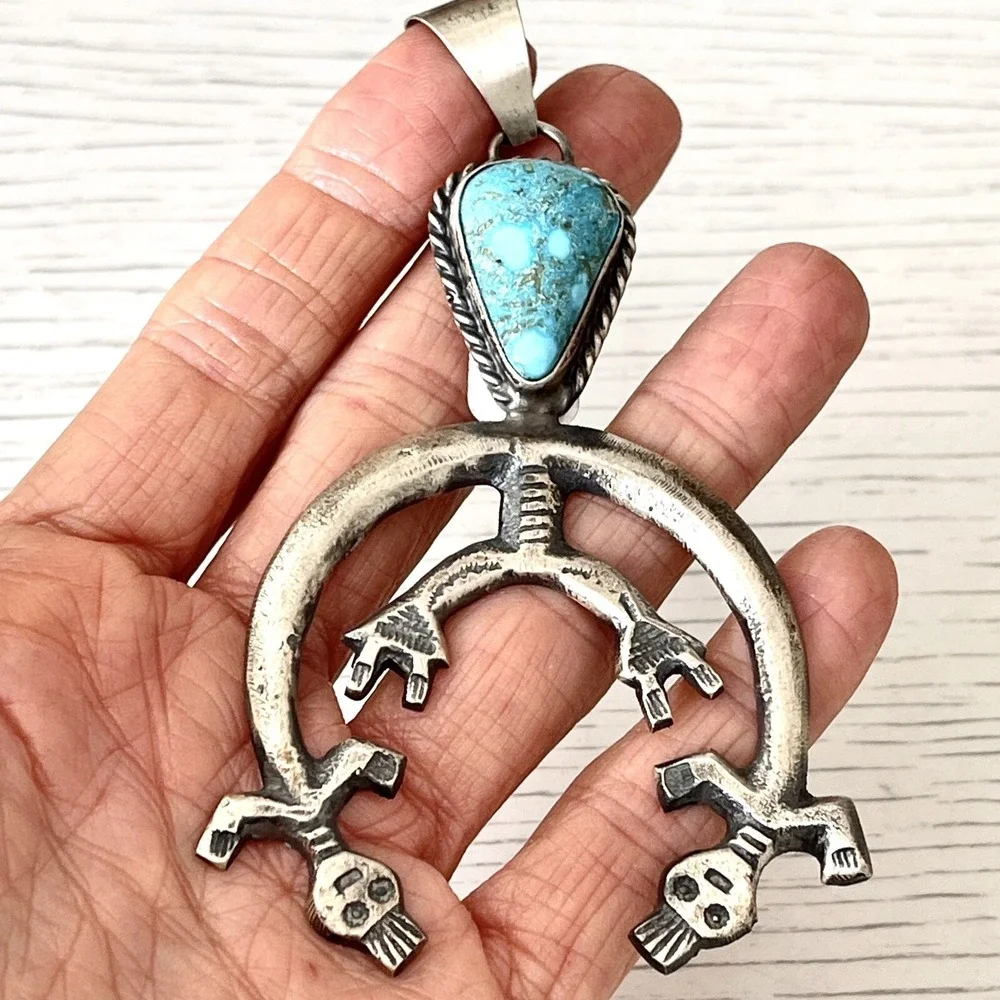 Native American Navajo Indian Turquoise Jewelry looking pendant